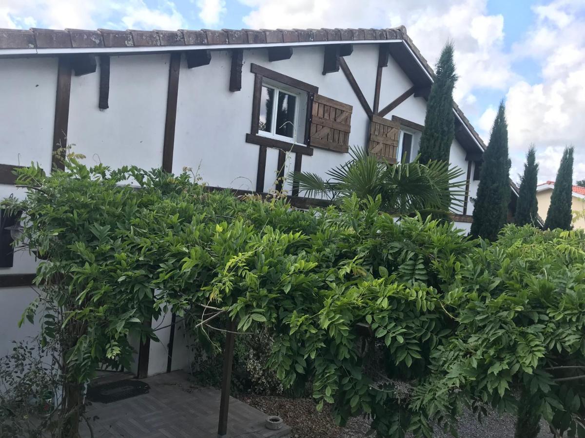 Вилла La Landaise Sainte-Eulalie-en-Born Экстерьер фото